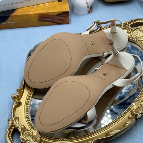 🆕 TED BAKER 🧿 NWOB ARIA ROSE Leather Rose Pearl Embellished Sandal, Sz US 6 - Picture 11 of 13
